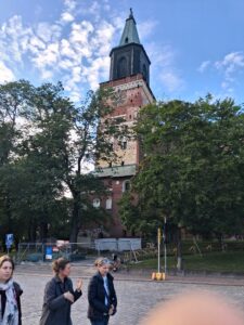 Under stadsvandringen passerades bland annat domkyrkan, som just nu är stängd för renovering.
