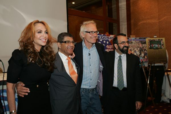 Lars Vilks med (fr. v.) Pamela Geller, Ashraf Ramelah och Robert Spencer (bildkälla Atlas Shrugs)